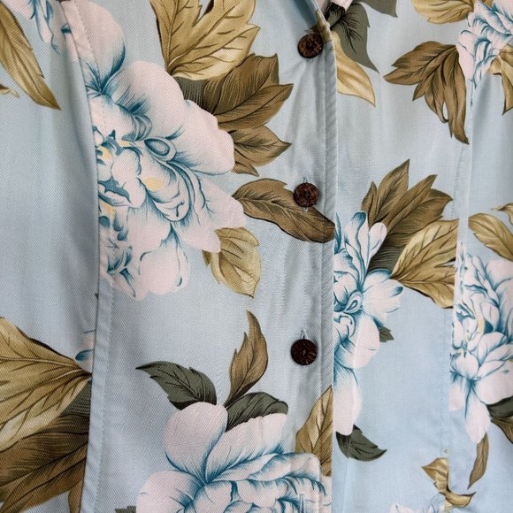 Sugar Reef Women's Multicolor Short Sleeve Hawaiian Style Floral Blouse - Sz M - Picture 3 of 5